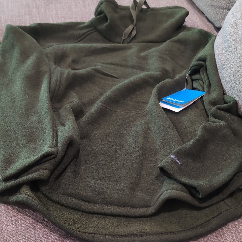 NWT Columbia Green Turtleneck Sweater